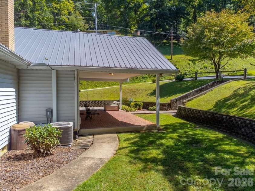 144 Cherry Street, Sylva, NC 28779.  MLS# CAR4421038, YatesRealty ID 3855. 