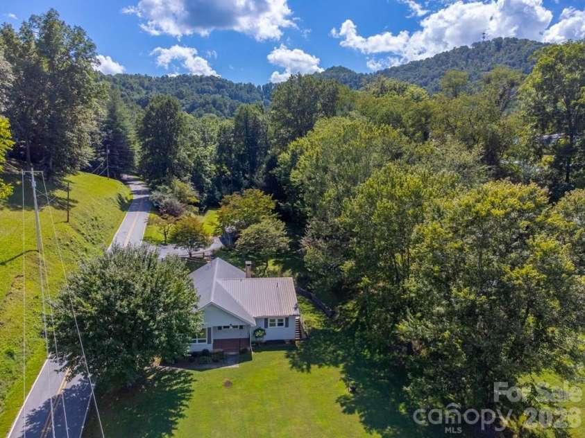 144 Cherry Street, Sylva, NC 28779.  MLS# CAR4421038, YatesRealty ID 3855. 