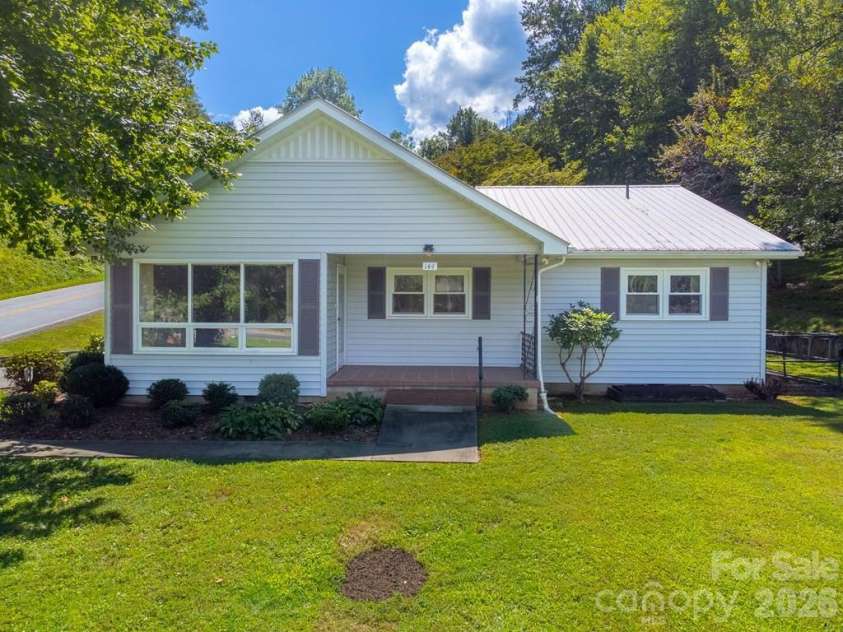 144 Cherry Street, Sylva, NC 28779.  MLS# CAR4421038, YatesRealty ID 3855. 