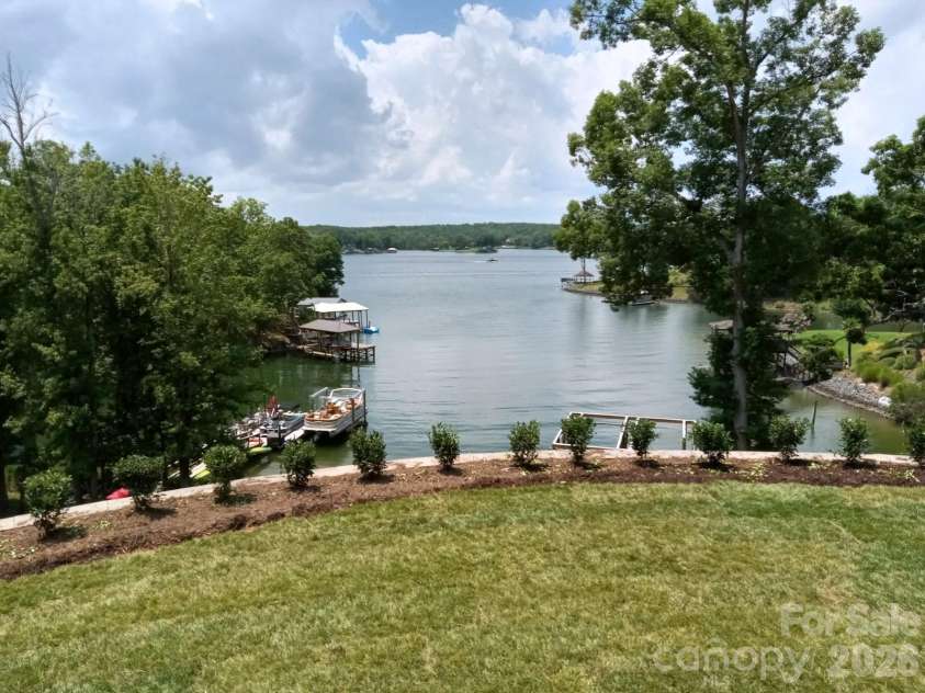 18304 Rosapenny Road, Charlotte, NC 28278.  MLS# CAR4329867, YatesRealty ID 3855. 