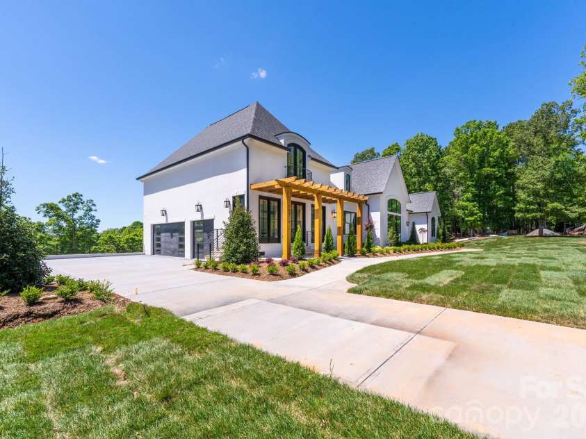 18304 Rosapenny Road, Charlotte, NC 28278.  MLS# CAR4329867, YatesRealty ID 3855. 