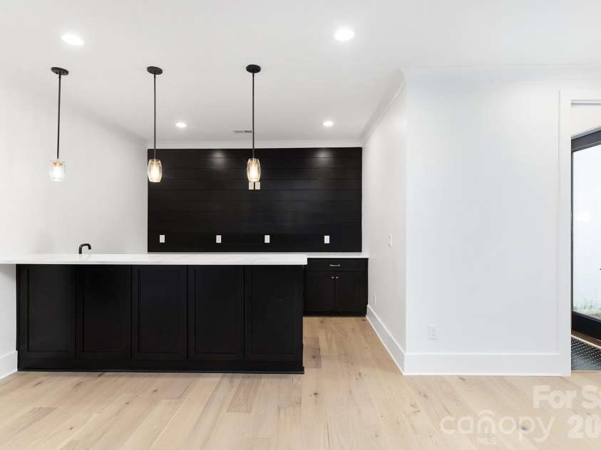 18304 Rosapenny Road, Charlotte, NC 28278.  MLS# CAR4329867, YatesRealty ID 3855. Basement kitchenette