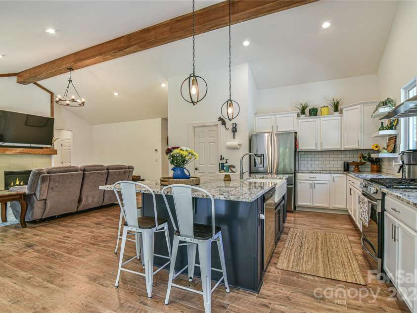 658 Lawing Drive, Nebo, NC 28761.  MLS# CAR4179904, YatesRealty ID 3855. Love the open wood beam