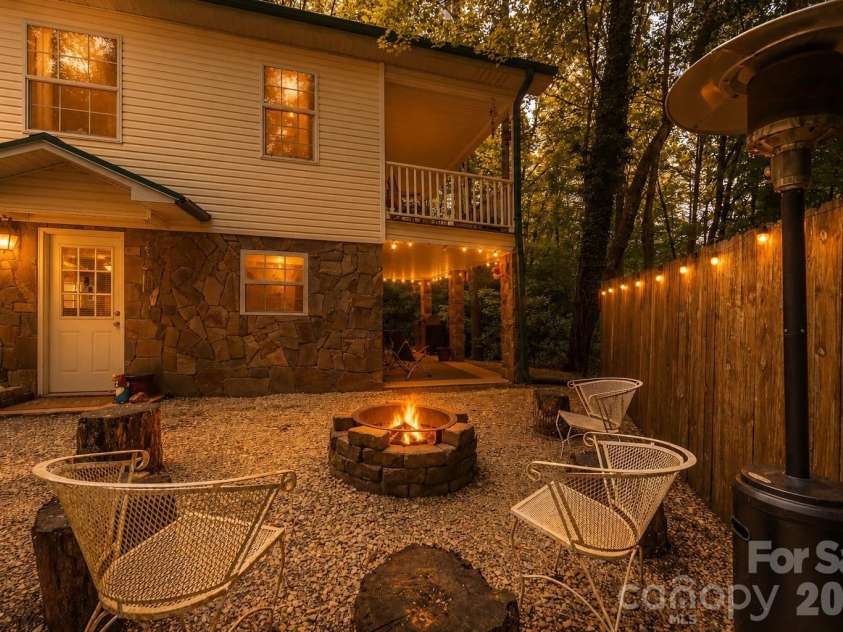 324 Bill Crisp Road, Robbinsville, NC 28771.  MLS# CAR4405913, YatesRealty ID 38552. 