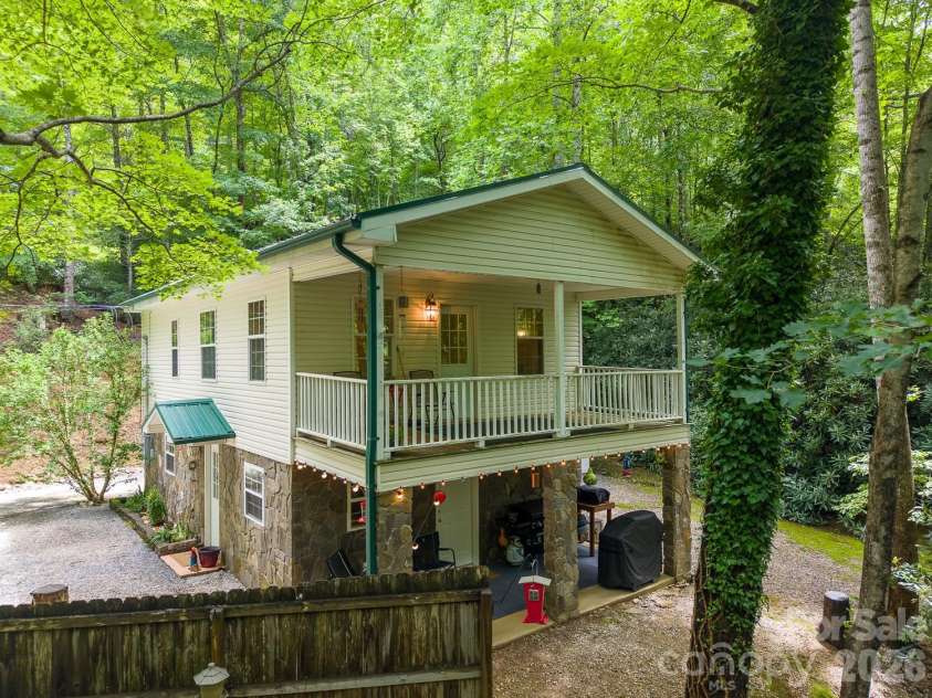 324 Bill Crisp Road, Robbinsville, NC 28771.  MLS# CAR4405913, YatesRealty ID 38552. 