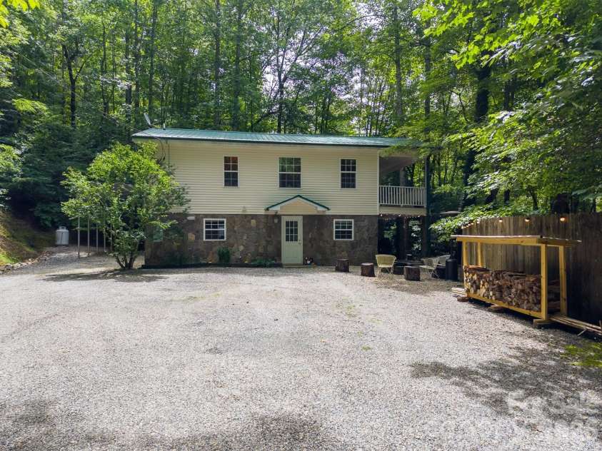 324 Bill Crisp Road, Robbinsville, NC 28771.  MLS# CAR4405913, YatesRealty ID 38552. 