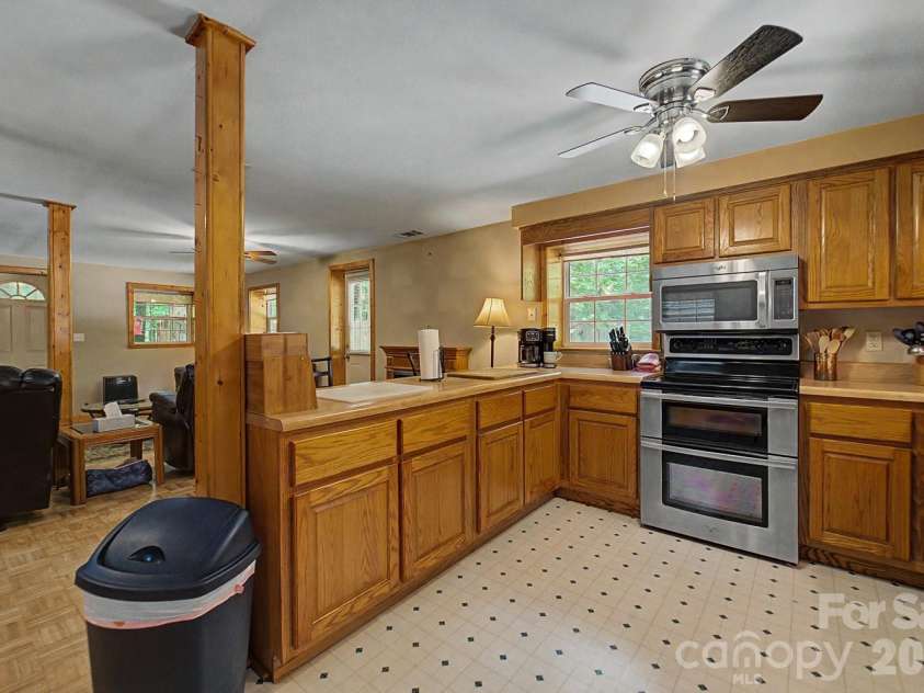 324 Bill Crisp Road, Robbinsville, NC 28771.  MLS# CAR4405913, YatesRealty ID 38552. 