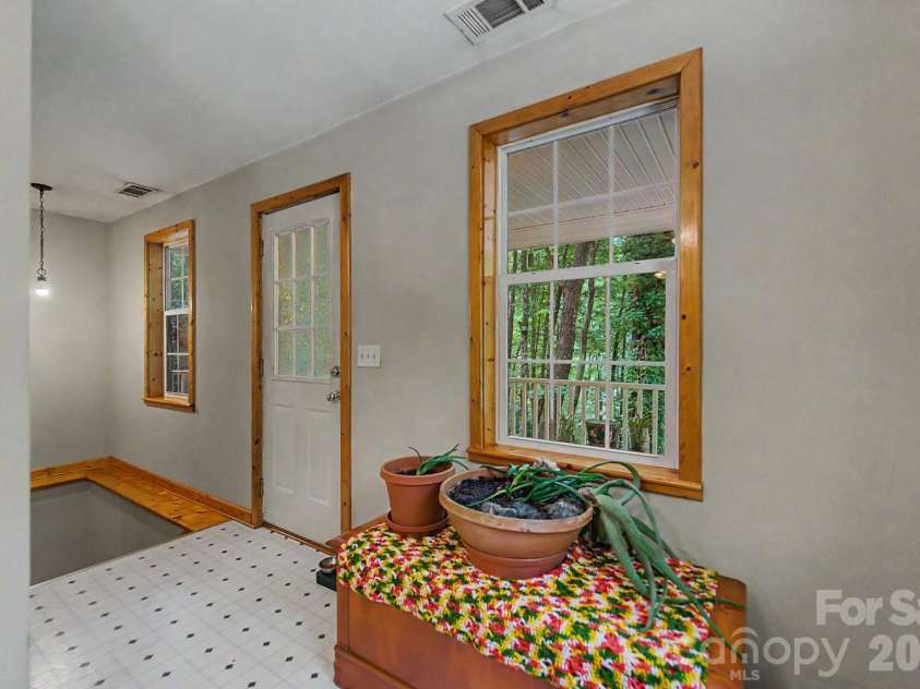 324 Bill Crisp Road, Robbinsville, NC 28771.  MLS# CAR4405913, YatesRealty ID 38552. 
