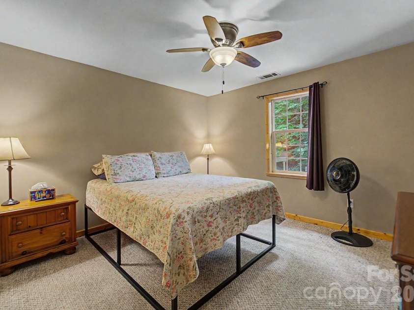 324 Bill Crisp Road, Robbinsville, NC 28771.  MLS# CAR4405913, YatesRealty ID 38552. 