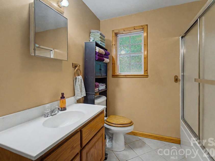324 Bill Crisp Road, Robbinsville, NC 28771.  MLS# CAR4405913, YatesRealty ID 38552. 