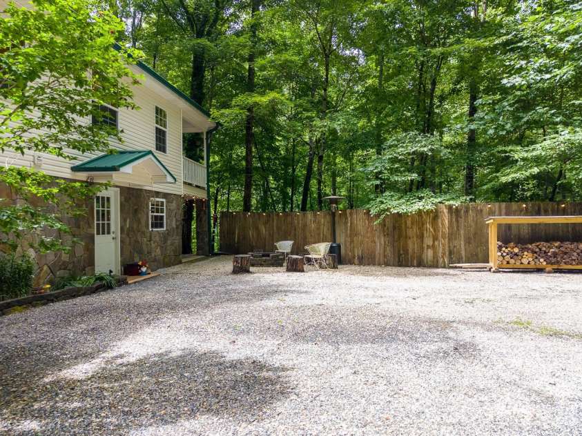 324 Bill Crisp Road, Robbinsville, NC 28771.  MLS# CAR4405913, YatesRealty ID 38552. 