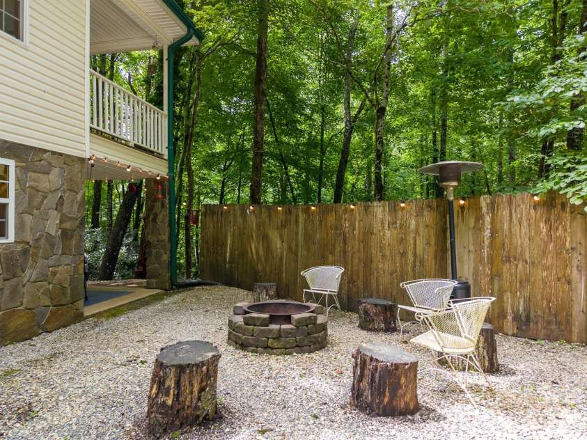 324 Bill Crisp Road, Robbinsville, NC 28771.  MLS# CAR4405913, YatesRealty ID 38552. 