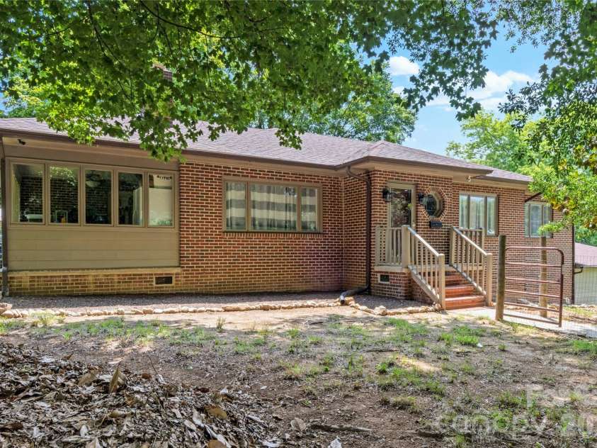 226 Pleasant Hill Drive, Elkin, NC 28621.  MLS# CAR4403832, YatesRealty ID 38553. 