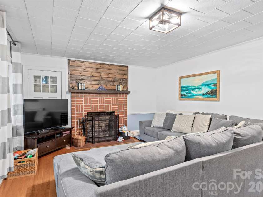 226 Pleasant Hill Drive, Elkin, NC 28621.  MLS# CAR4403832, YatesRealty ID 38553. 