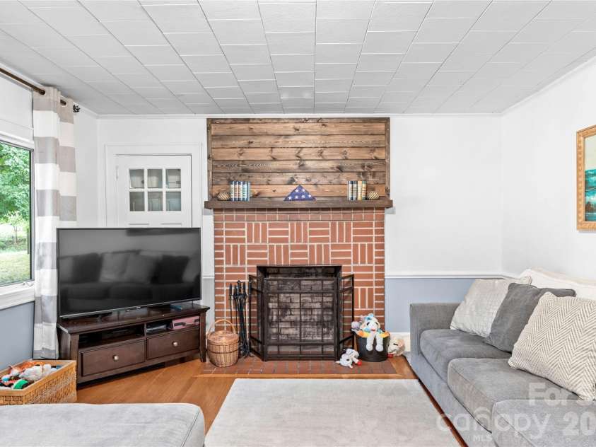 226 Pleasant Hill Drive, Elkin, NC 28621.  MLS# CAR4403832, YatesRealty ID 38553. 