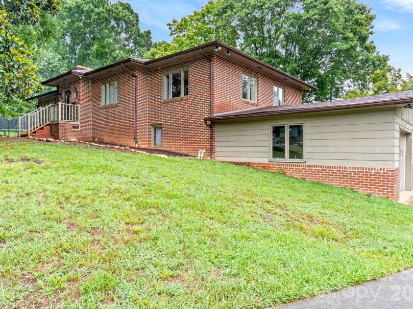 226 Pleasant Hill Drive, Elkin, NC 28621.  MLS# CAR4403832, YatesRealty ID 38553. 