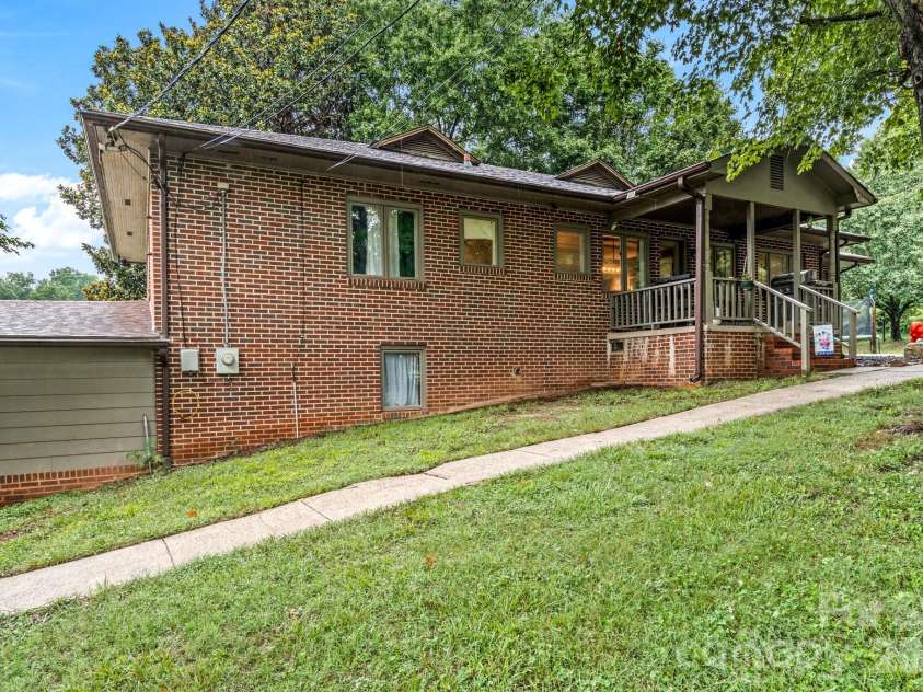 226 Pleasant Hill Drive, Elkin, NC 28621.  MLS# CAR4403832, YatesRealty ID 38553. 