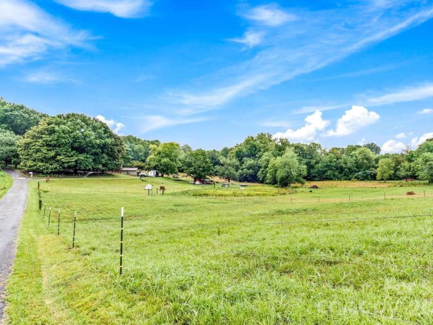 226 Pleasant Hill Drive, Elkin, NC 28621.  MLS# CAR4403832, YatesRealty ID 38553. 