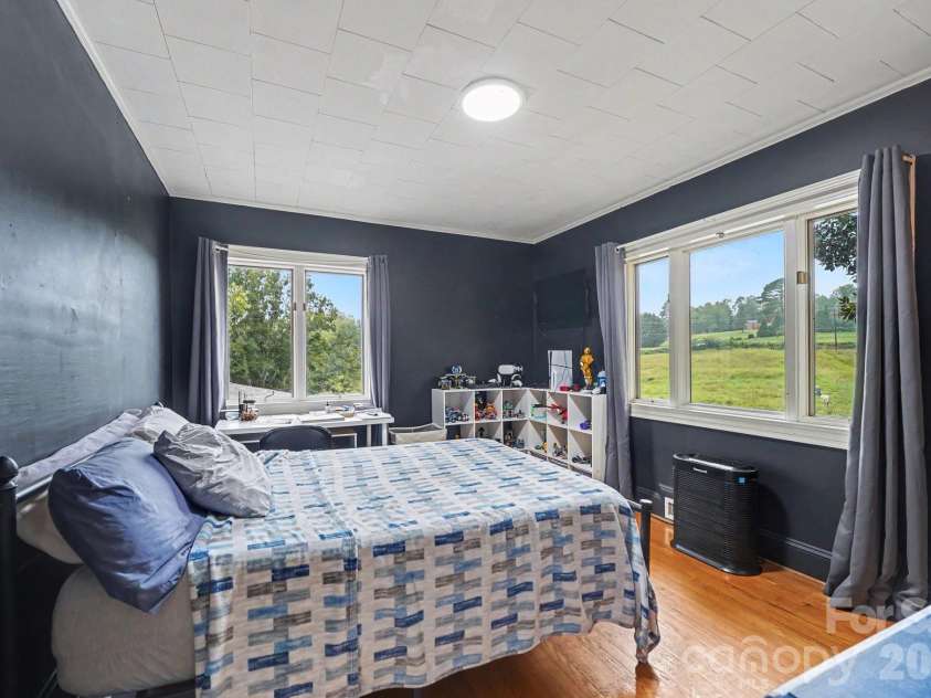 226 Pleasant Hill Drive, Elkin, NC 28621.  MLS# CAR4428486, YatesRealty ID 38553. 