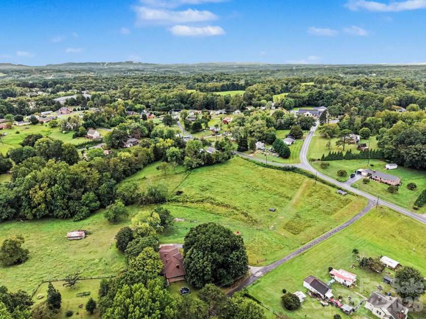 226 Pleasant Hill Drive, Elkin, NC 28621.  MLS# CAR4428486, YatesRealty ID 38553. 