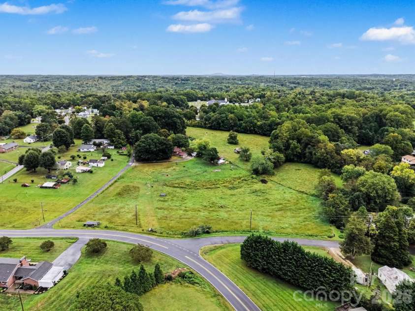 226 Pleasant Hill Drive, Elkin, NC 28621.  MLS# CAR4428486, YatesRealty ID 38553. 