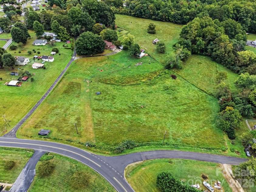 226 Pleasant Hill Drive, Elkin, NC 28621.  MLS# CAR4428486, YatesRealty ID 38553. 