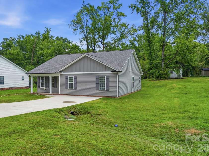 1514 Jamaica Road, Kannapolis, NC 28083.  MLS# CAR4405227, YatesRealty ID 38556. 