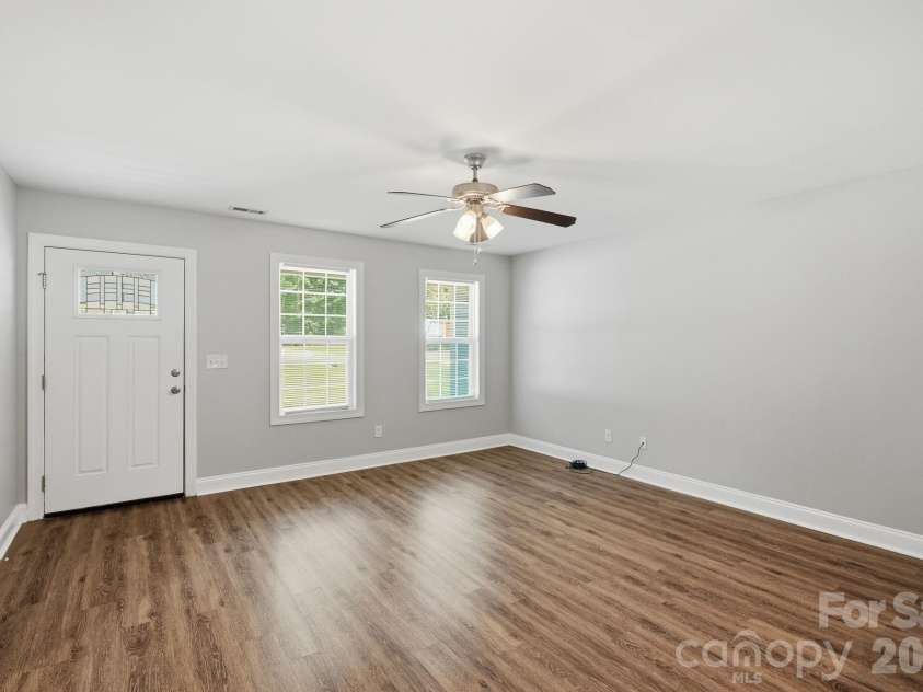 1514 Jamaica Road, Kannapolis, NC 28083.  MLS# CAR4405227, YatesRealty ID 38556. 