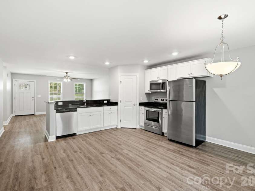 1514 Jamaica Road, Kannapolis, NC 28083.  MLS# CAR4405227, YatesRealty ID 38556. 