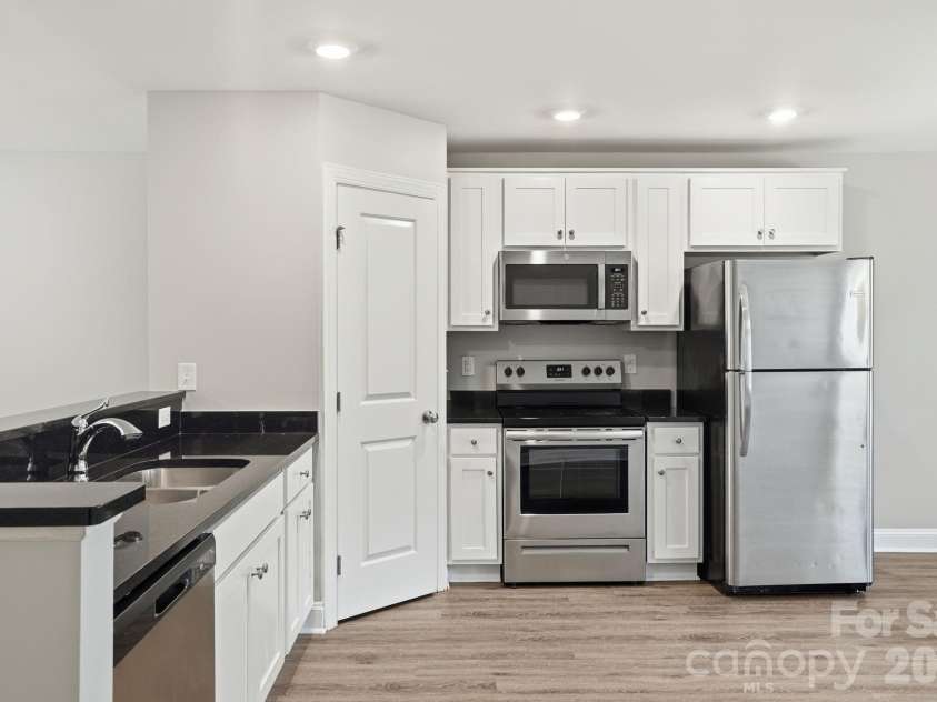 1514 Jamaica Road, Kannapolis, NC 28083.  MLS# CAR4405227, YatesRealty ID 38556. 