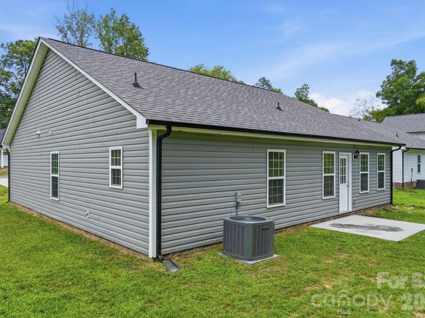 1514 Jamaica Road, Kannapolis, NC 28083.  MLS# CAR4405227, YatesRealty ID 38556. 