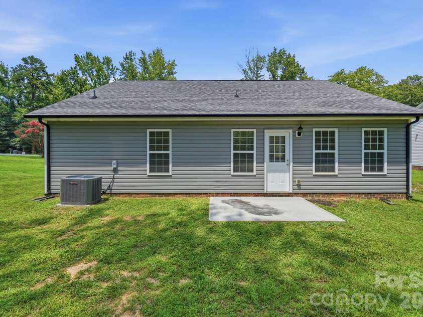 1514 Jamaica Road, Kannapolis, NC 28083.  MLS# CAR4405227, YatesRealty ID 38556. 