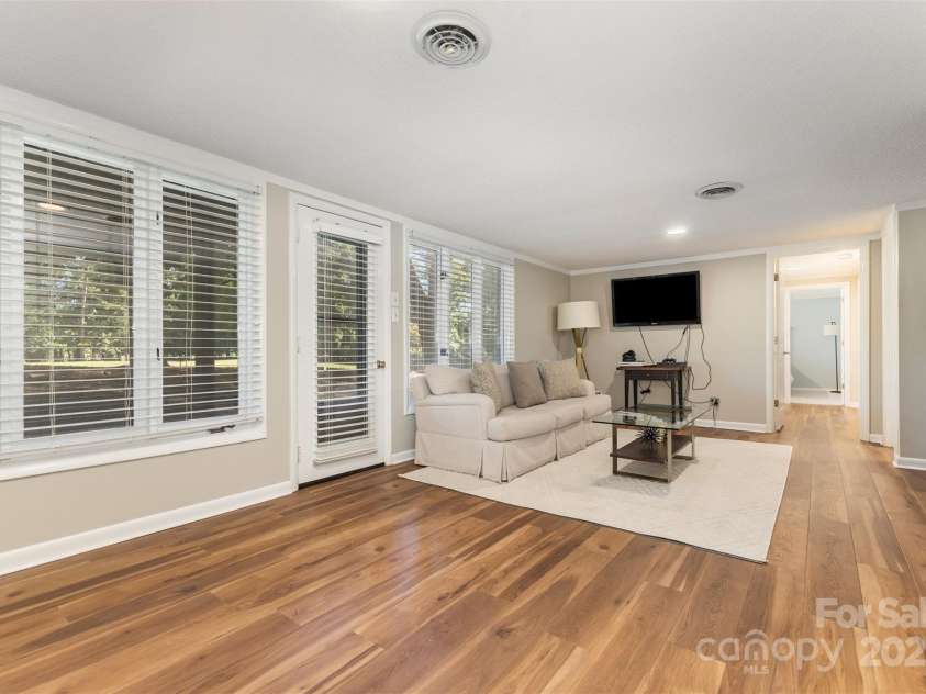 100 Fairway Ridge, Clover, SC 29710.  MLS# CAR4307573, YatesRealty ID 3856. BASEMENT FAMILY ROOM.