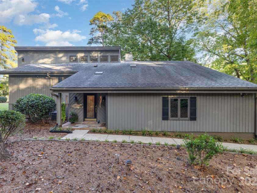 100 Fairway Ridge, Clover, SC 29710.  MLS# CAR4307573, YatesRealty ID 3856. FRONT OF HOUSE.