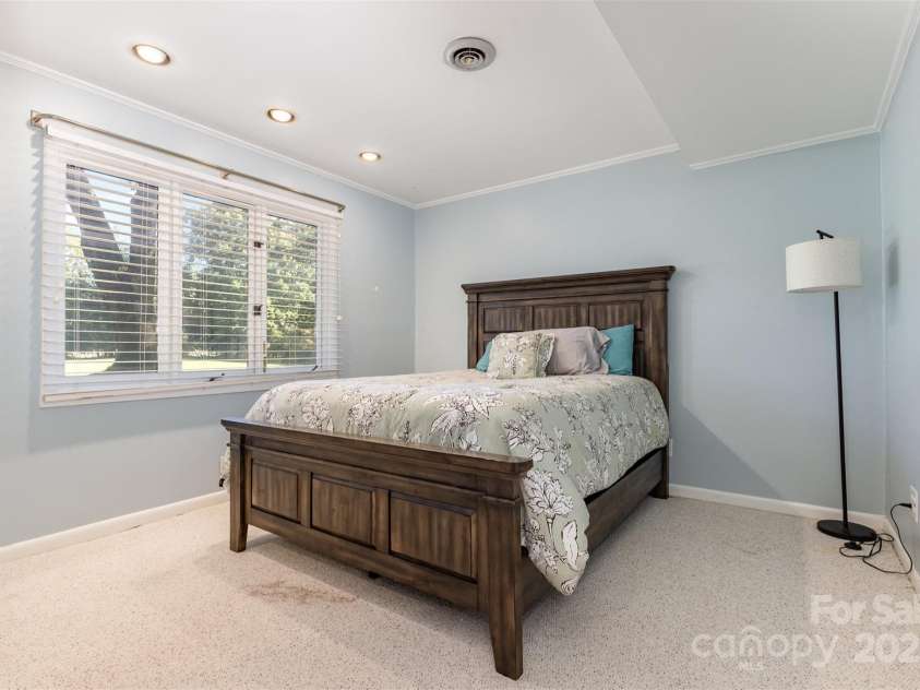 100 Fairway Ridge, Clover, SC 29710.  MLS# CAR4307573, YatesRealty ID 3856. GOLF COURSE SIDE BEDROOM.