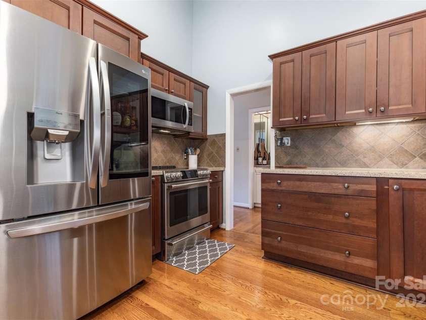 100 Fairway Ridge, Clover, SC 29710.  MLS# CAR4307573, YatesRealty ID 3856. KITCHEN.