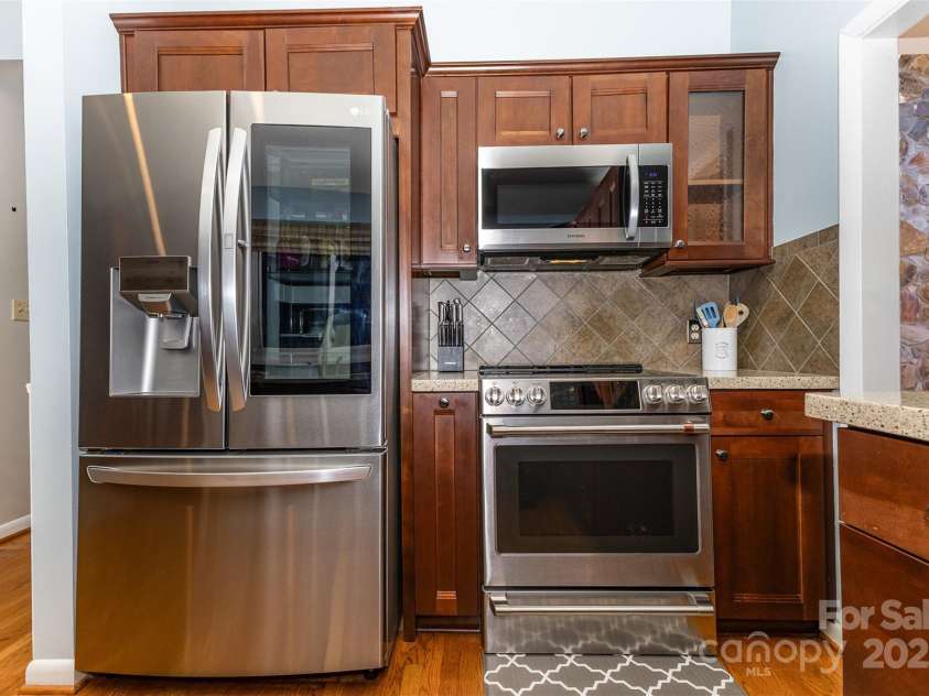 100 Fairway Ridge, Clover, SC 29710.  MLS# CAR4307573, YatesRealty ID 3856. KITCHEN.