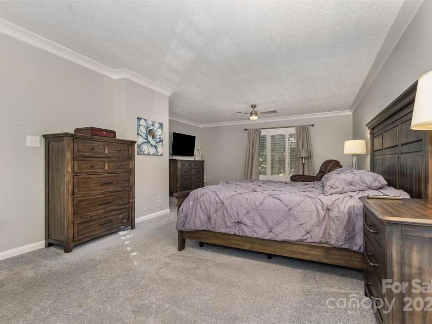 100 Fairway Ridge, Clover, SC 29710.  MLS# CAR4307573, YatesRealty ID 3856. PRIMARY BEDROOM