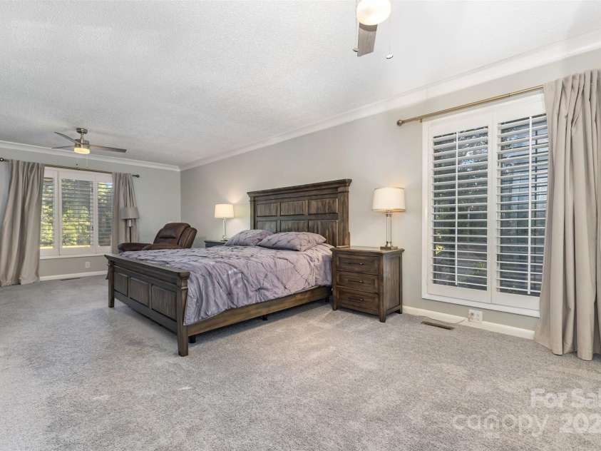 100 Fairway Ridge, Clover, SC 29710.  MLS# CAR4307573, YatesRealty ID 3856. PRIMARY BEDROOM