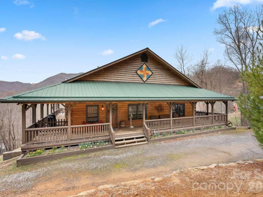 264 Moonbeam Lane, Clyde, NC 28721.  MLS# CAR4344576, YatesRealty ID 3856. 