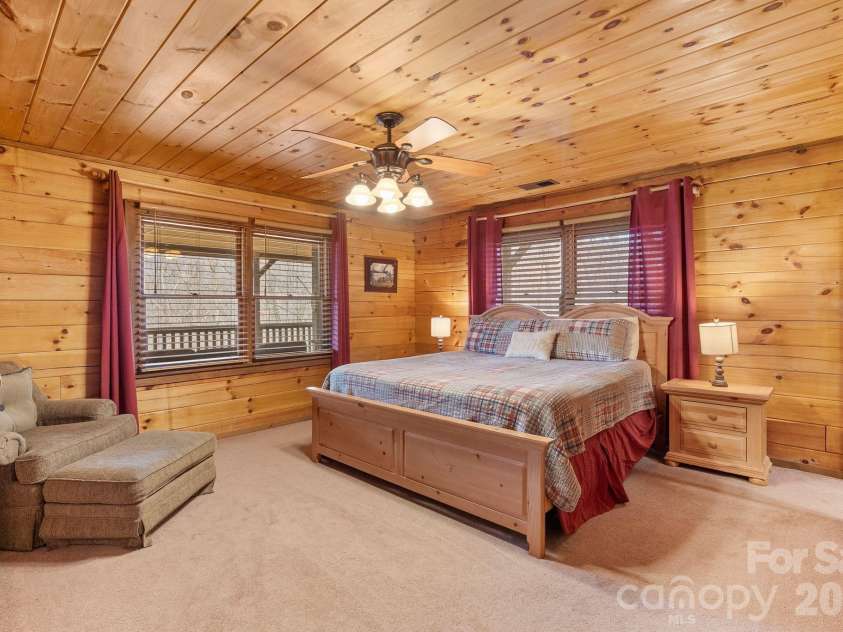 264 Moonbeam Lane, Clyde, NC 28721.  MLS# CAR4344576, YatesRealty ID 3856. 
