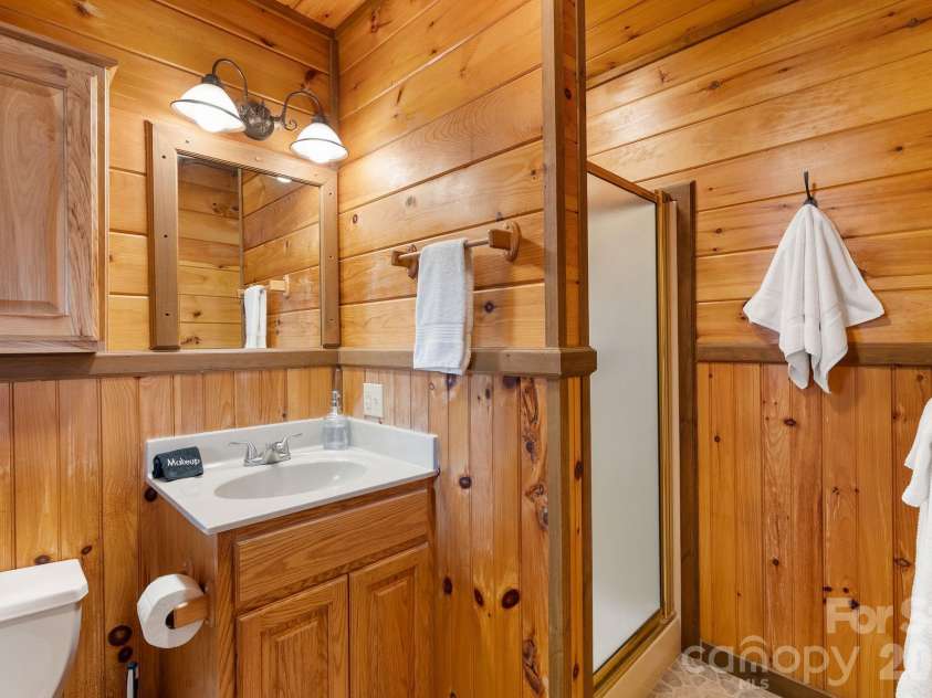 264 Moonbeam Lane, Clyde, NC 28721.  MLS# CAR4344576, YatesRealty ID 3856. 