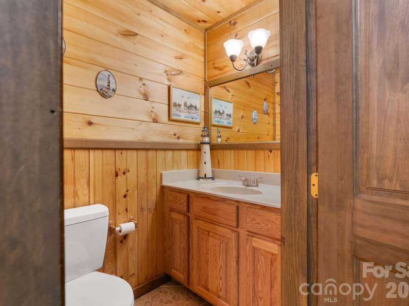 264 Moonbeam Lane, Clyde, NC 28721.  MLS# CAR4344576, YatesRealty ID 3856. 