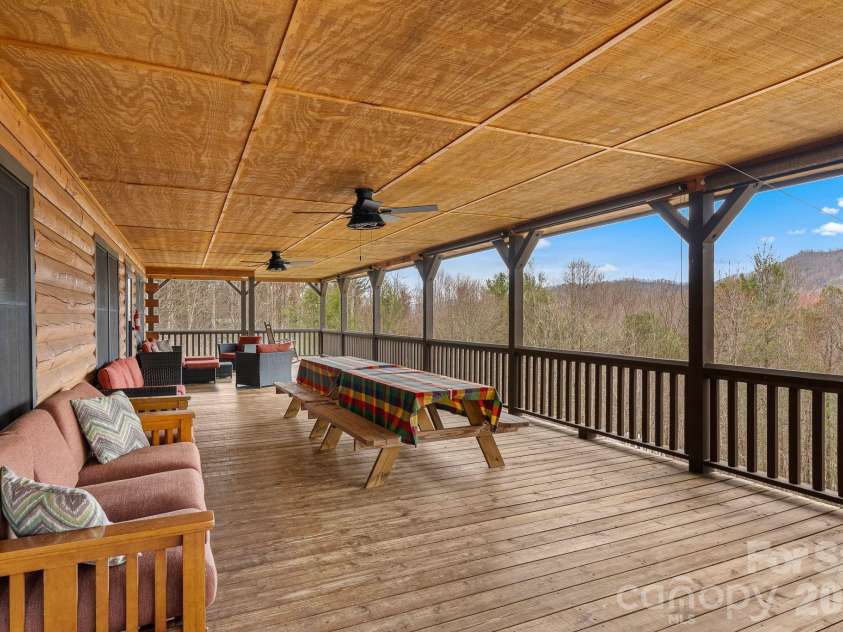264 Moonbeam Lane, Clyde, NC 28721.  MLS# CAR4344576, YatesRealty ID 3856. 