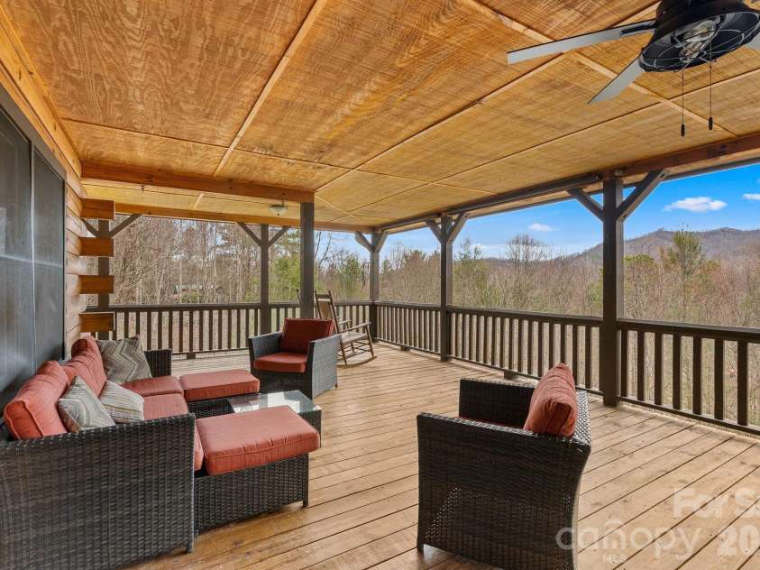 264 Moonbeam Lane, Clyde, NC 28721.  MLS# CAR4344576, YatesRealty ID 3856. 