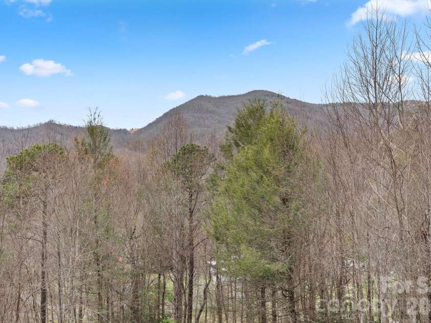 264 Moonbeam Lane, Clyde, NC 28721.  MLS# CAR4344576, YatesRealty ID 3856. 