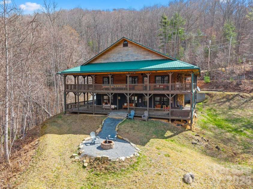 264 Moonbeam Lane, Clyde, NC 28721.  MLS# CAR4344576, YatesRealty ID 3856. 