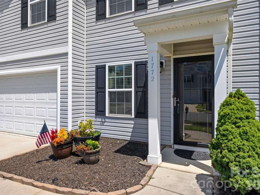 1772 Eastway Drive, Dallas, NC 28034.  MLS# CAR4404398, YatesRealty ID 38560. 