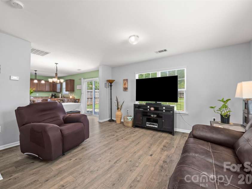 1772 Eastway Drive, Dallas, NC 28034.  MLS# CAR4404398, YatesRealty ID 38560. 