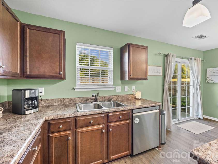 1772 Eastway Drive, Dallas, NC 28034.  MLS# CAR4404398, YatesRealty ID 38560. 